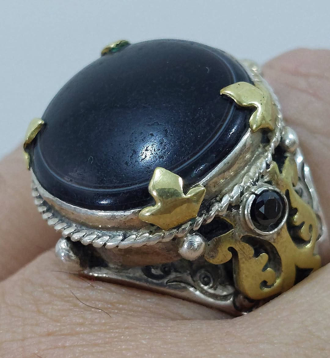 جزعة بقرية قدييييمة صياغة يدوية انتيكة بغداد ***********
