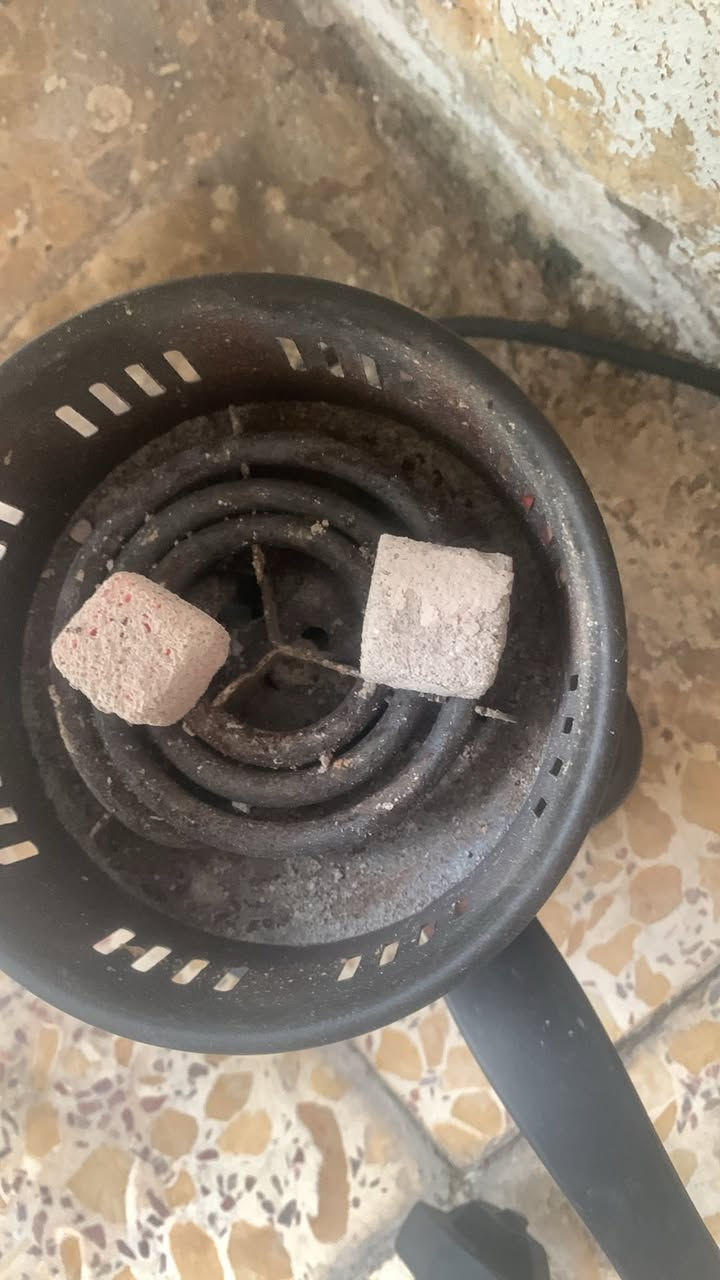 فيتنامي فاخر وزن واحد كغم والكارتون 10 علب للتواصل ***********
