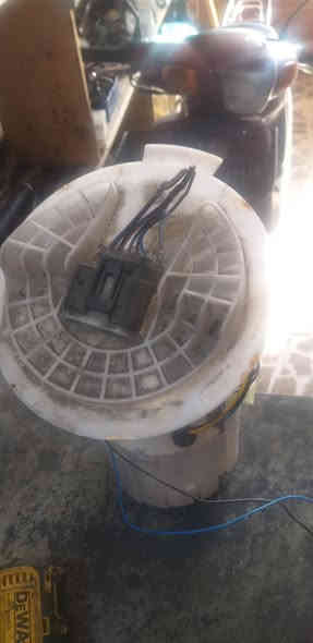 السلام عليكم عبوة فيت بم جالجر حاويه لوك جديد فتحة سكيبه وطلعت بيها هاي العبوه للتواصل ***********
