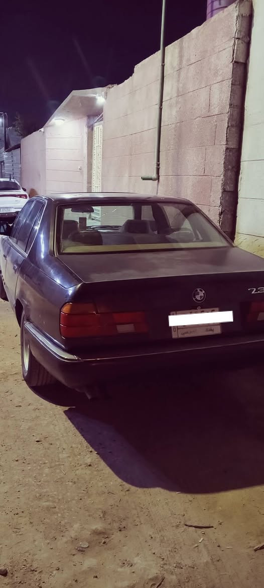 بيع او مراوس شعندك نزل
اسود غير محدد
مكينه وكير خير من الله
طخم تاير 80%
ويل خليه بلادي
دبل ايرباك 
دبل چكمچه
دبل جام
سلايت كهرباء شغال
بردات بلبوب بلاد
برده خلفيه كهربائيه
كهربائيات ماملعوب بيها ابد  
غرفه جلد 
بدون ضربه وبدون خياس وبدون صبغ
سياره بلاديه
قبل اسبوع شاد كاور حاويه
بيها فلنجه عوجه
وشيال الگاردن
رقم بغداد سنويه نافذه


**إذا كنت صاحب هذا الإعلان وتريد حذفه لأي سبب، رجاءا أرسل رسالة إلى الدعم الفني**