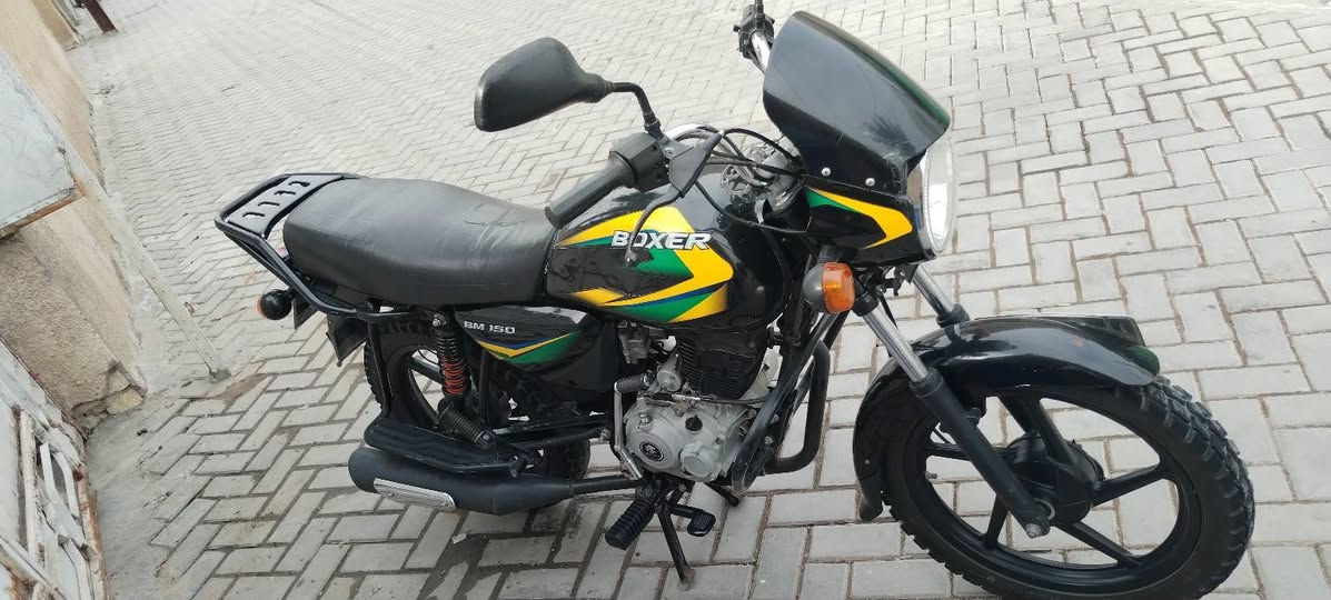 بوكسر للبيع موديل 23 مرقم سنويه ولوحات انكليزي ماشية 25 رقم ***********
