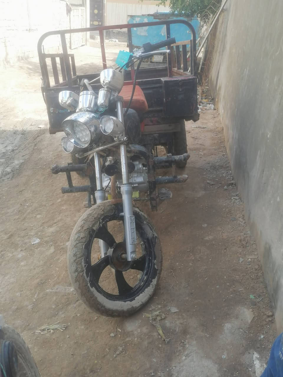 سلا م عليكم أعيد النشر يسبب الوعود الكاذبه
ستوته ام تي ار
كلك اسوي بس مكاتبه عن سرقه
موديل ١٤ محرك 26
السعر 650
الاتصال / ***********
ابو ال 550 لا يعلق رحمه لمك
