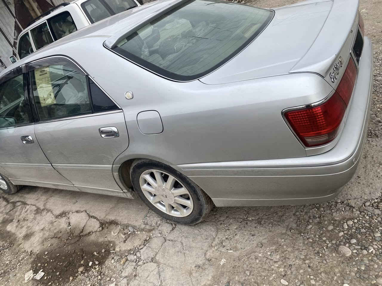 2003ساغ ديفؤري گه وره 4دوگمه هه موگياني به شه رت پيشو دوا كريستال په رده سه لاجه مه ركه زي گيچ ئه لكتروني سعري زؤر هرزان به سعري موسيك سه قفو حيزام به شه رت شوين كه لار ***********
