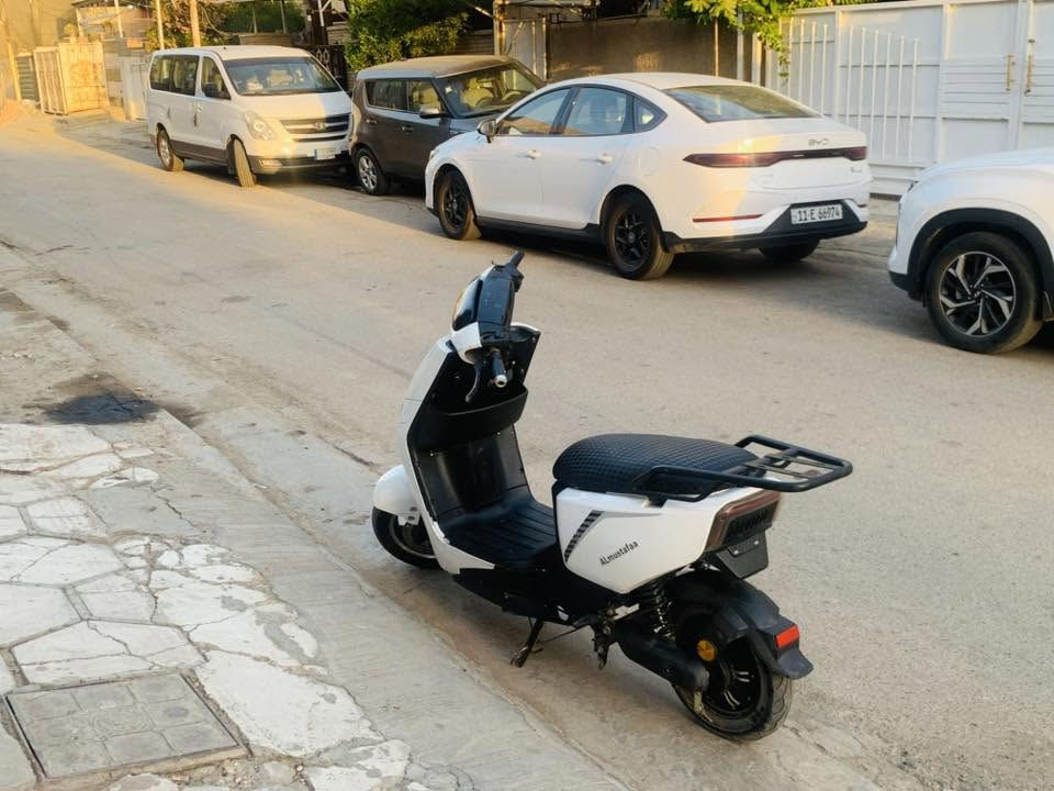 دراجة كهربائية خمس بطاريات ٥٢٥ الف دينار ***********
