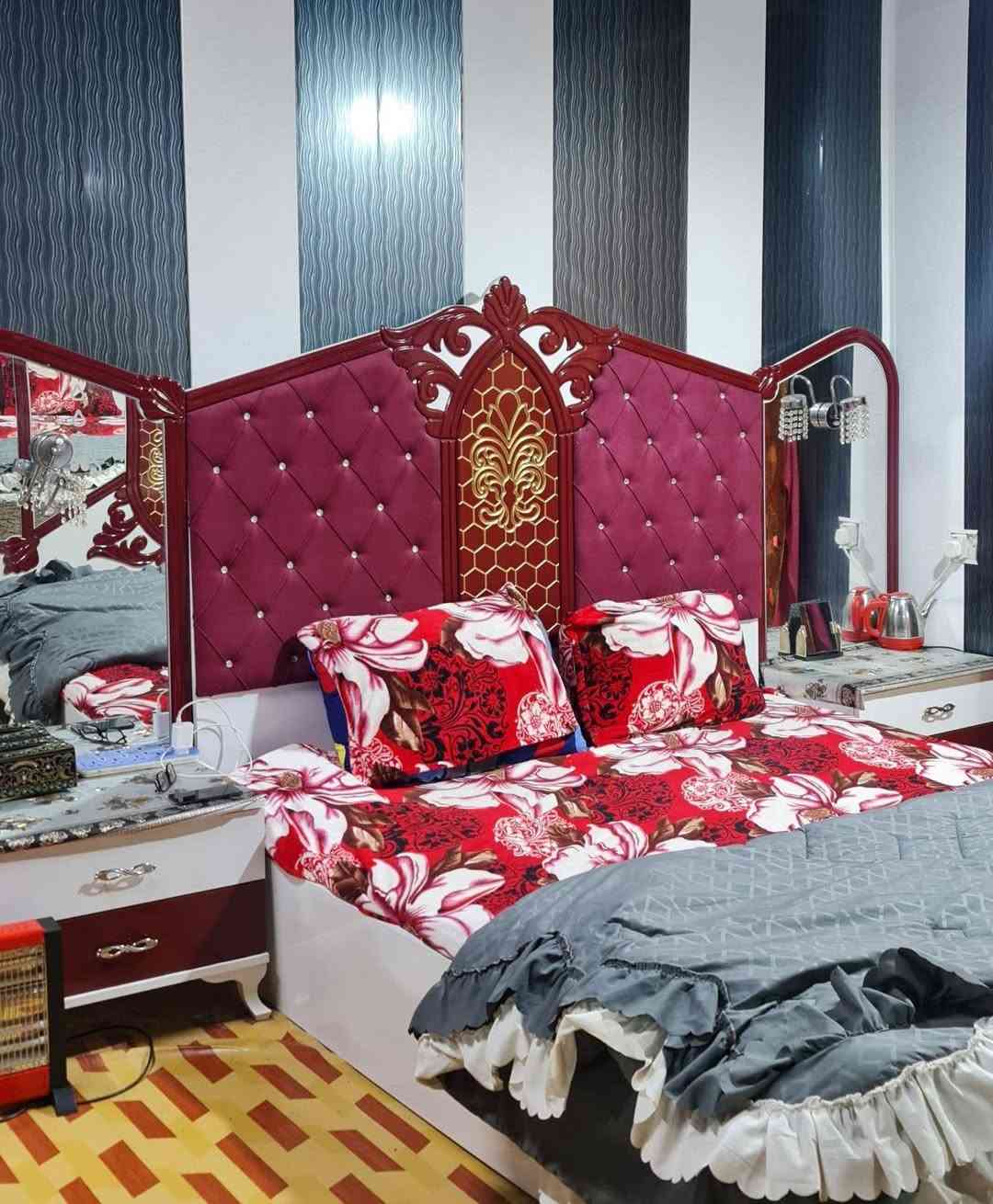 غرفة تركي نظيفة
السعر ٦٥٠ وبيها مجال 
***********
