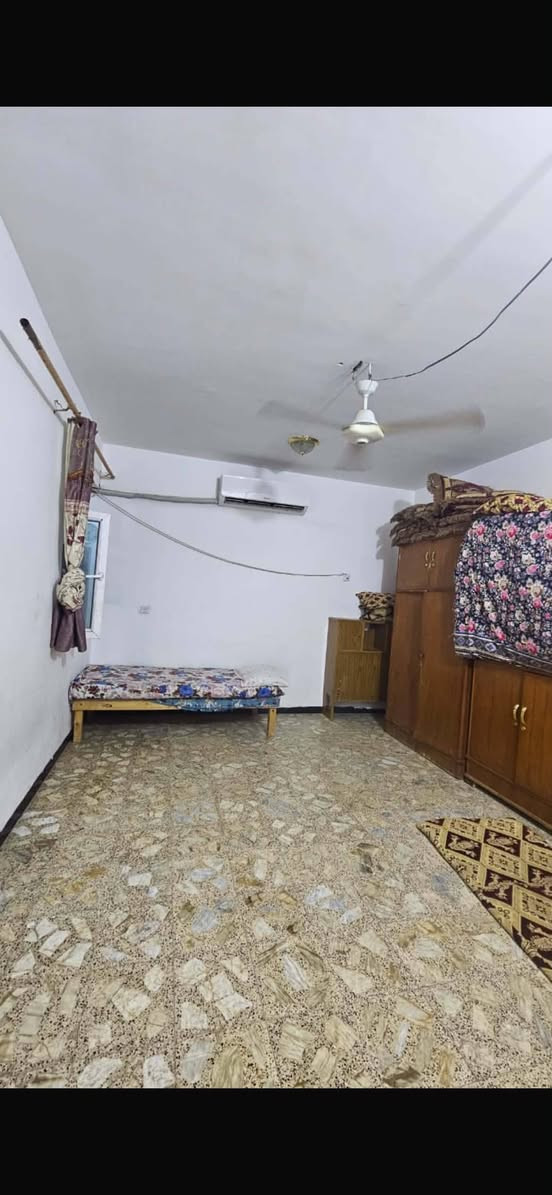 يالله بيت البيع المساحه 200متر حي النداء مجمع بيتي اول قريب على شارع مجمعات طابقين بي 4غرف نوم مطلوب المصرف العقاري السعر خاص ***********

