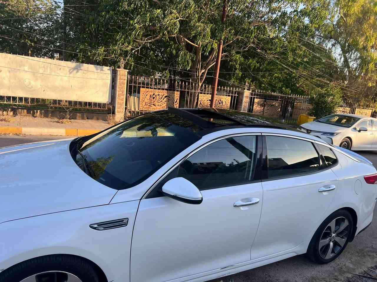 اوبتيما موديل ٢٠١٩ فول مواصفات جديده وارد اميركي رقم بغداد بسمي
بانوراما 
رادار امامي وخلفي وجانبي 
شاشه 
قياده ذاتيه رادار امامي
ويل كب رياضي
شكنات جلد كهرباء 
تدفئه كشنات 
ماشيه ٥١ الف  تراي زيرو 
لون ابيض صدفي محرك ٢٤٠٠ جي اي 
حادث واضح بل سونار  ....فلوجه 
***********
سعر ١٢٨ بي مجال
