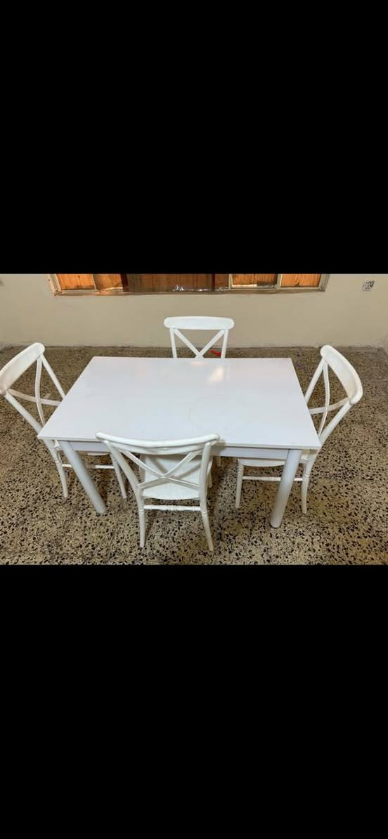 سلاك عليكم
ميز طعام خشب زان الاصلي سعرة 250 الف
ميز طعام الابيض 80 الف
كاونتر 150 الف
***********

