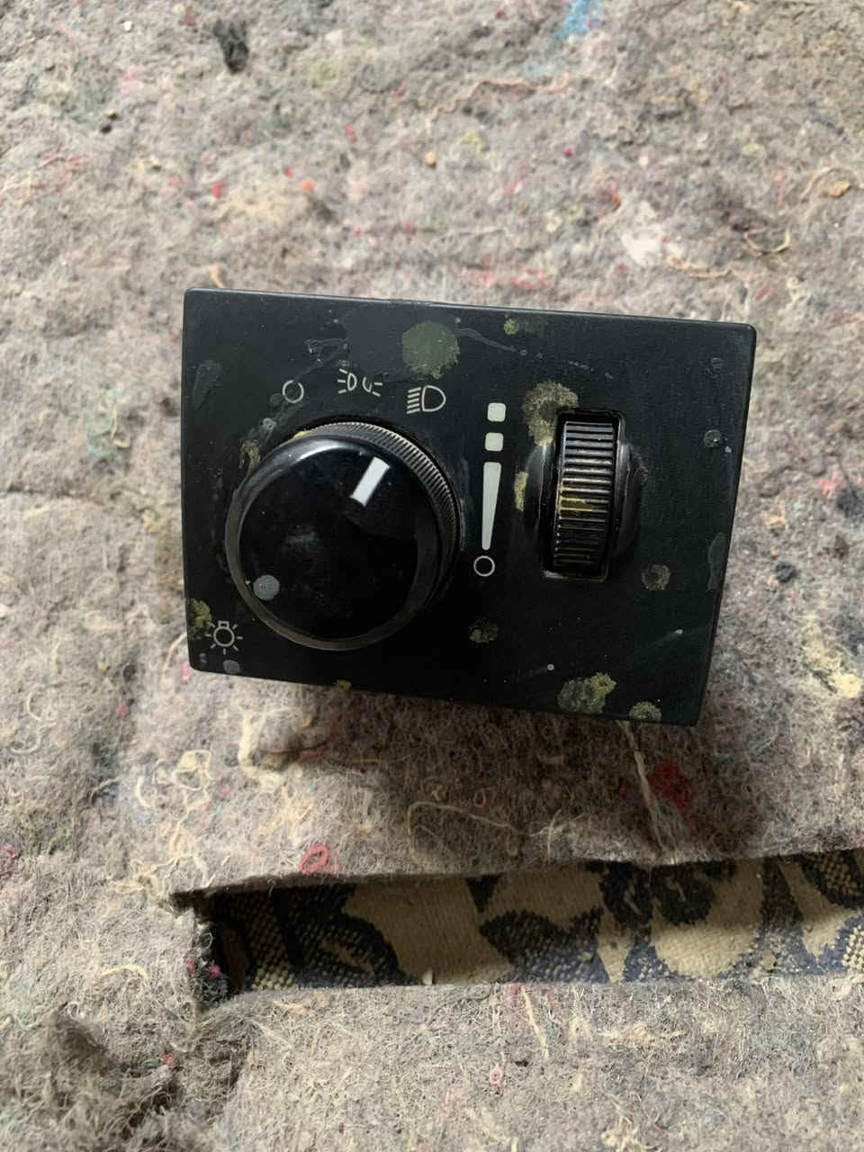 سلام عليكم
غراض تفصيح مال جارجر 2010
دشبول تعبان ب25
ايرباك ب20
مجمع ستيرن ويدات اشاير وسرعة وياها دركة كاملة 55
دكمة لايتات ب10
وبيهن مجال 
***********
