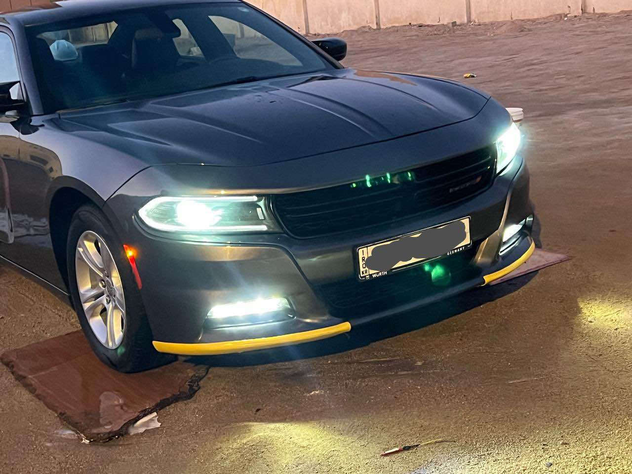 سيارة چارجر SXT بلص 
موديل :2022 
وارد أمريكي كفالة عامة ما عدى الدعميات (سرقة دعاميات) دخولها سرقة دعاميات بدون حادث 
المواصفات: فتحة سقف
كشنات جلد حضن (تدفئة وتبريد )خزن ميموري
ستيرن هيتر (تحكمات ستيرن كروز مثبت سرعة)
رادار خلفي كامرة دوارة 
محرك 3.6 (V6)
رقم اربيل السيارة بأسمي هزة جديدة 
سنوية الى 2029 
الممشة 50الف ميل 
السيارة جاهزة من كلشي تخم تاير وحدادية كلشي كامل ما بيها نقص
ملاحضه خفضنه سعر 260قابل للتفاوض
رقم*********** البصرة, العراق
