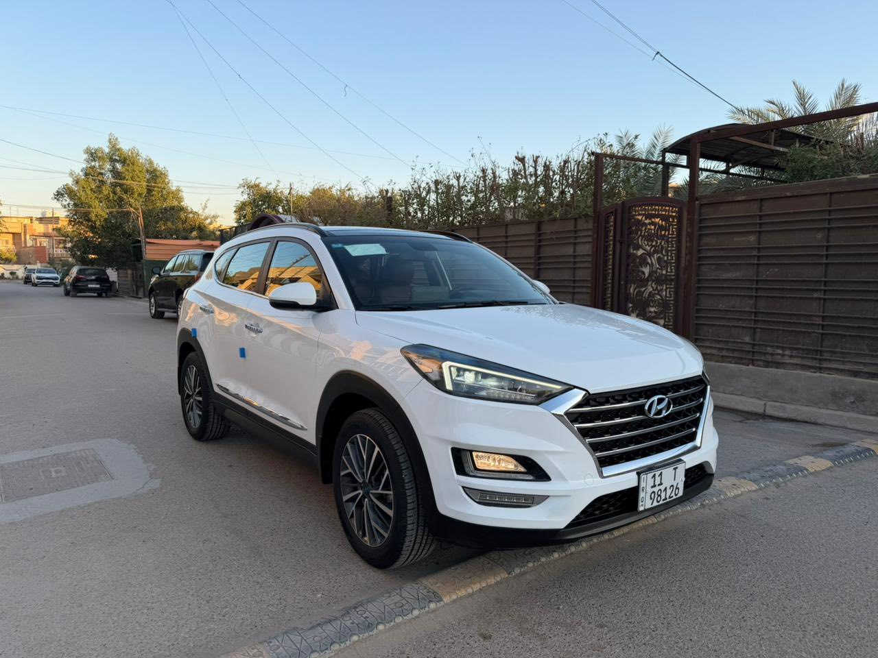 السلام عليكم توسان 2020 خليجي فول واحد عل واحد 5 عدسات مكفوله كفاله عامه كير مكينه صدر تبريد تخم تاير كله جديد م *********** مكاني بغداد
