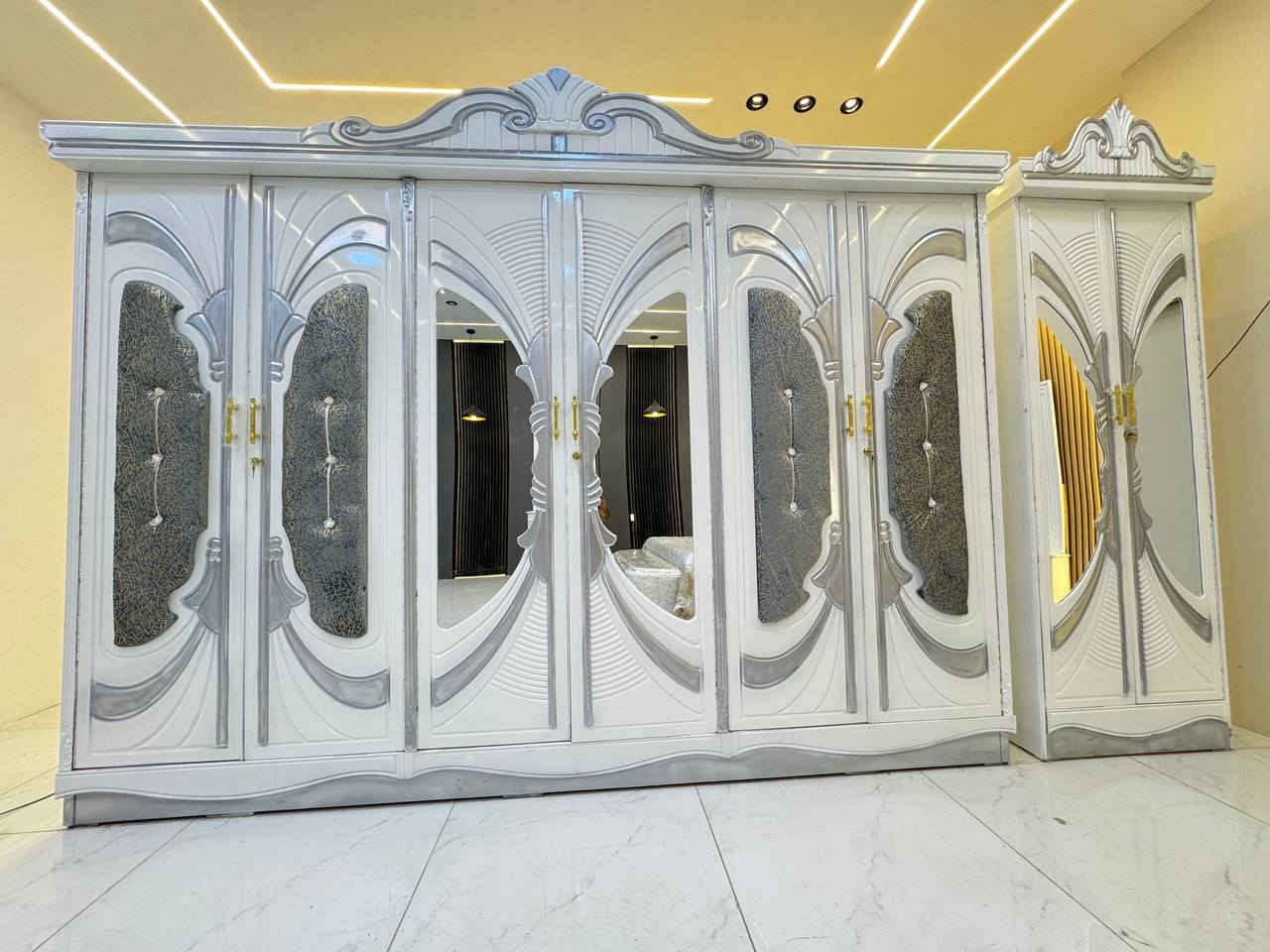 #حصرياً الموديل الجديد والمميز 🌹

🔴السعر مليون 🔴

غرفه نجاره اقتصاديه 🛌

متكونه من 9 قطع مميزه 

الكنتور ارتفاع 240 طول 320 

مع الزاويه مجموع الطول 4 امتار 

السمك الخارجي للغرفه 5 ملم انديف

والسمك الداخلي 3 ملم معاكس ابيض
#الجميع #متابعين #اصدقاء #انسب_الاسعار


**إذا كنت صاحب هذا الإعلان وتريد حذفه لأي سبب، رجاءا أرسل رسالة إلى الدعم الفني**