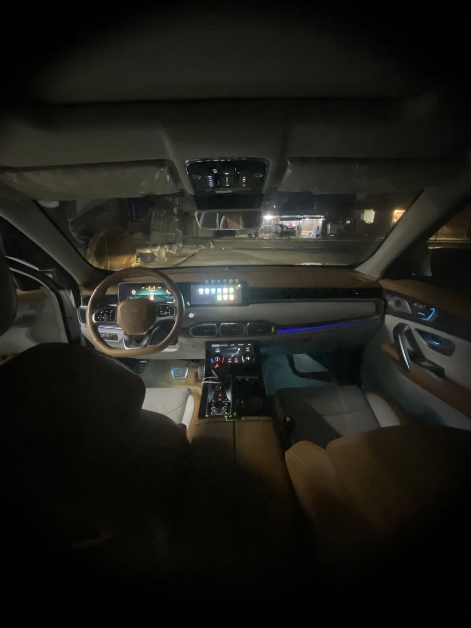 جيتور s70 فول موصفات بانراما 6كامرات 360 درجه سياره مواصفاته معروفه محرك 4بستم تيربوو بيهه ضرر قليل من وره رقم سليمانيه بسمي رقم موبايل ***********
