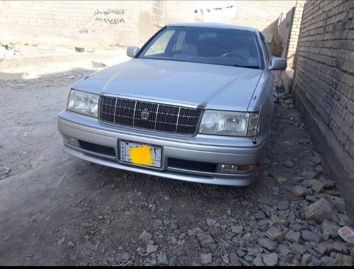 السلام عليكم. 
راس الثور فلات موديل ٢٠٠٠ ..السيارة مكفوله من الضربه والحادث والكلبه..جاهزه السيارة تبريد ثلج حدادية خلفي وامامي. تخم تاير..دشبول يسرى بلاد ..مرشوشه كلير للجماليه مكينه VVT ٢٥٠٠ أم البطل..عنوان النجف هاتف/***********.واتس آب
