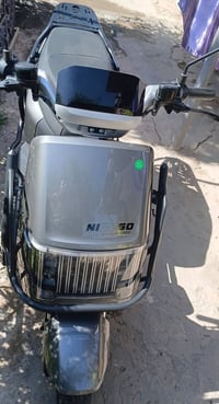 دراجه شاحن للبيع 07832976453