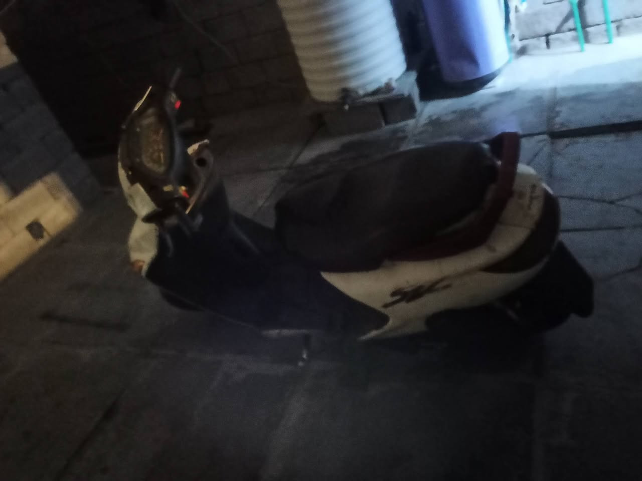 دراجه فراشه فحل نضيفه رادله بس كرنك البيع 150الف مابيها مجال محتاج واريد ابيع رقم تليفون وتساب بس ***********
