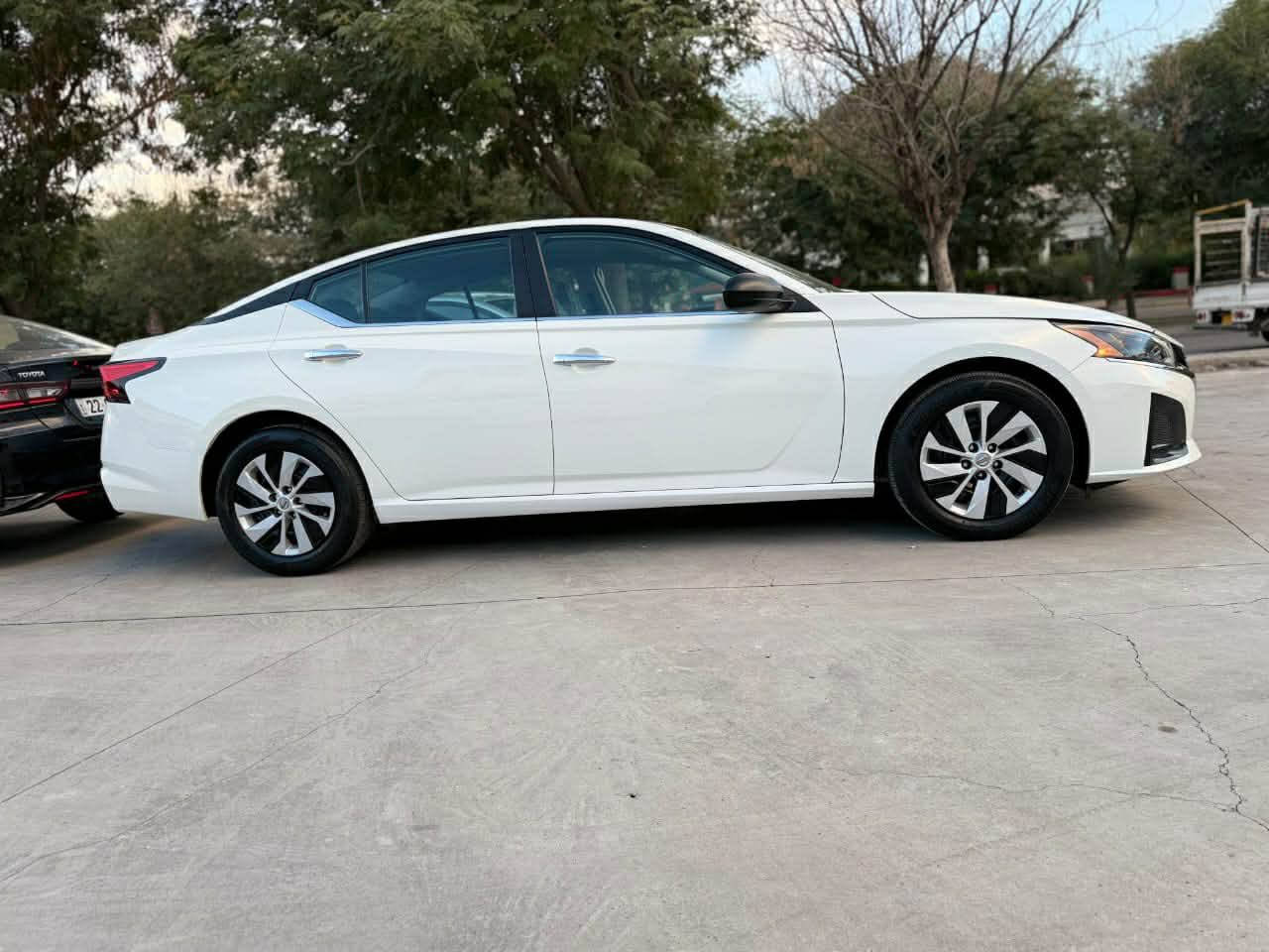 نيسان التما. موديل 2024 (s) بجم كبس بدون ايرباك. ضرر صندوق فقط. كاتي سعر163 

***********
