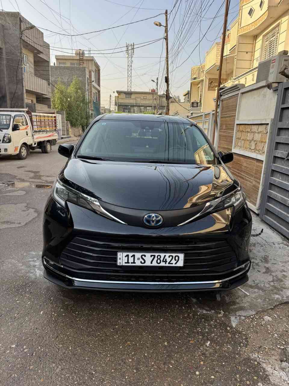 تيوتا سينا هايبرد Le
موديل 2023
السياره بسمي تحويل مباشر
حادث بنيد  وجنطه
البنيد اصلي نفس الون 
والجنطه اصليه نفس الون 
يعني السياره بدون صبغ بدون بارد اوصبغ والسياره بدون ايرباك
السياره جاهزه اي نقص مابيها
السعر 240$
العنوان بغداد  

‏‭0780 774 2309‬
‏‭0773 239 2301
