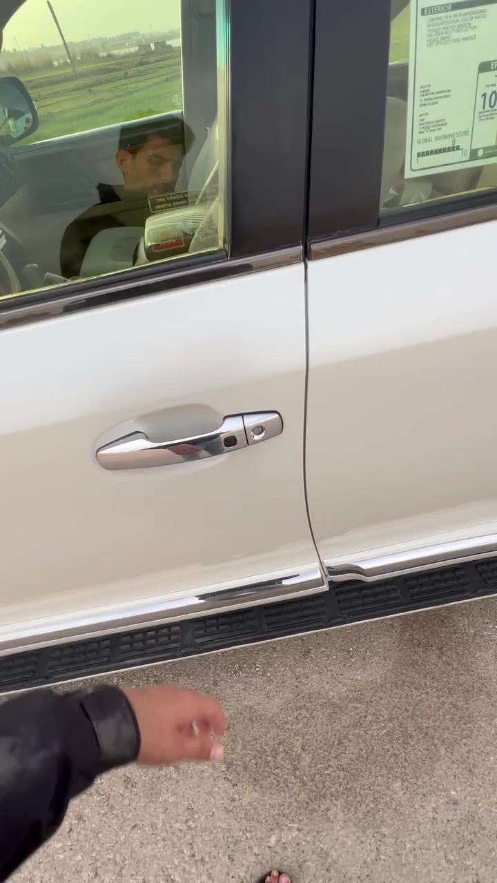 لاندكروز 2014 بريم  

بيها طخه خفيفه  شبر من جهة الدعامية الخلفية مرجع على البارد 

محرك ٦ سلندر 

رقم مميز 

كير محرك  مكفولات

ماشيه ١٥٠ الف حقيقي

كامره بلاديه

حساسات امامي خلفي

زراك لايت 

ترحيب   شاشه 

غرفتها جديده جلد ومغلفه 

تحكمات جهتين

اناره محيطيه داخله وخارجيه

LED زينون ناصي وعالي 

علامه لاندكروز بالابواب

فرشات وعده وكتلوكات بلاديه مال شركه 

فتحه  بصمه 

صدر امامي خلفي جديد 

تخم تاير وباتري جديد 

رقم شمالي 

بالواقع احلى من الصور 
السعر   41000$وبيها مجال بسيط حك الجية

مكاني الأنبار رمادي
***********
