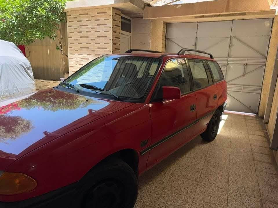 اوبل استرا استيشن 92
بيها صبغ دوائر خلفية ودوسات فقط
المحرك بحالة جيدة 
الكير 5 نمرات
الداخل نظيف وبحالة جيده
انا صاحبها الشرعي 
السعر 50 ورقة
للتواصل ***********
