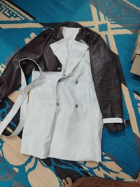 قميص جلد نسائي • مقاس ميديم • راقي