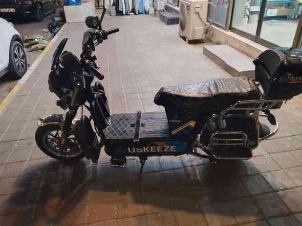 بايسكلات اثنين للبيع سعر الواحد ب 700 وبي مجال مكان رمادي شارع المستودع كله شغال ونظيف مابيه اي خلل ***********
