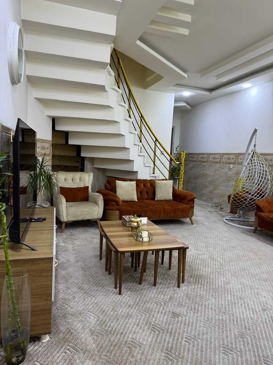 دار للبيع قرب جامع التقى الفلاح الثانيه الملعب الدولي معزول الطابق الفوك عن الجوا مساحتو ١٠٠ متر السعر ب١٢٥ وبناء حديث جمعيه ***********
