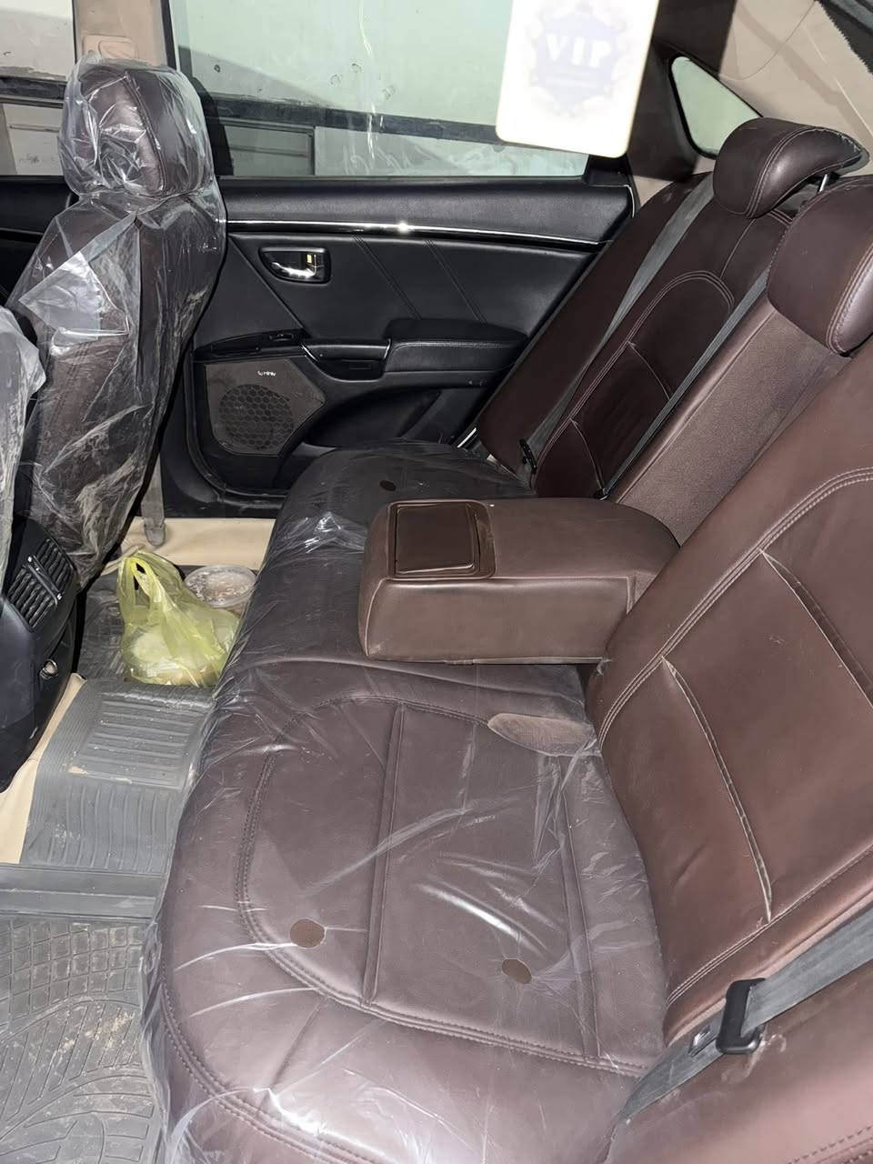 السلام عليكم
ازيرا موديل 2009 شركة الكاصد 
فول واحد عله واحد السيارة مابيها نقص برغي كلشي بيها شغال او ع البلاد 
ادامة كاملة للصدر ولكل السيارة متصرف عليها ربع 
بيها 3 قطع مثل ما موضح بالسونار 
العنوان بغداد /التاجي 
السعر 100$
وبيها مجال الشراي فقط يتصل كلشي مذكور بالمنشور
***********
*********** واتس اب
