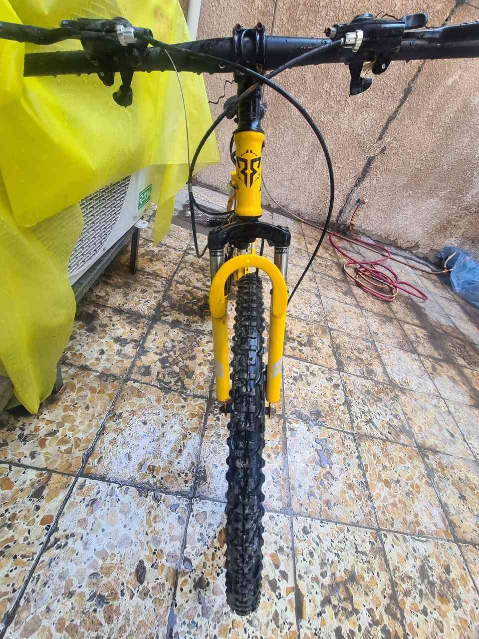 بايسكل رياضي موديل 2024  حجم 26نضيف من كلشي وينطبك يصغر عطله بس سيم مال نمر وهايه بريكات قويه كير شغال بس يحتاجله سيم عنواني بغداد الدوره شارع ستين سعره 90 قفل الي مو شراي ليدخل رجآن موجود واتساب ***********
