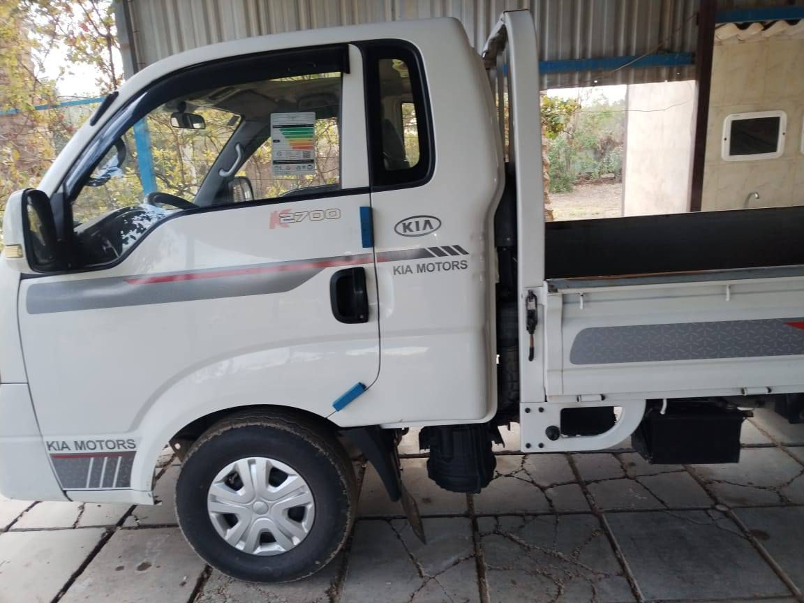 السلام عليكم
للبيع كيا  2700 
مديل 2017 شكل ل 18 
رقم واسط بأسمي تحويل مباشر 
هزه قبل سبوع جددتها 
تخم تاير جديد صدر كله جديد 
السياره مناقصها برغي 
السونار مرفق بل منشور 
السعر 120 وبيها مجال 
العنوان بسمايه قرب سيطرة اللج 
للستفسار ***********
***********
