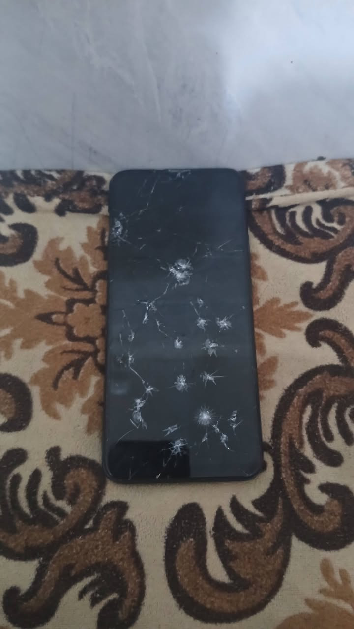 سلام عليكم موبايل نفينيكس هوت 9 بلاي موبايل نضيف ذاكره 64 والرام 4 جيجه بايت موبايل نضيف بس يرادله شاشه  شاصي سليم بطاريه ما مبدله بس شاشه يرادلهه تبديل وسعره 🔥 بس ب 20  نضيف


**إذا كنت صاحب هذا الإعلان وتريد حذفه لأي سبب، رجاءا أرسل رسالة إلى الدعم الفني**