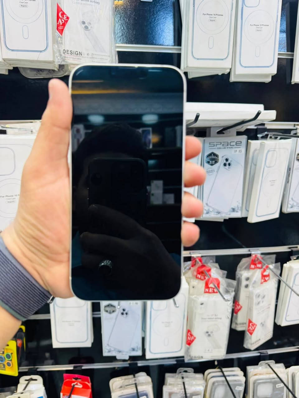 السلام عليكم 🫡
للبيع iPhone 14 بلاص بلاص ركز 
ذاكره 256 
بطاريه 86‎%‎ بلاد لا معلايه ولا ملعوب بيها 
نموذج M شرق اوسط 
نضافه 90‎%‎ لون ابيض 
الجهاز فول وكله سغال مابيه خلل فقط مبدل شاشه تفصيخ تفصيخ تفصيخ اصليه يعني مابيه اي خلل اتصال انترنيت كامرات صوت هزاز فرمته فيس ايدي كله شغال اي خلل مابيه السعر قفل 460 الف مكاني بغداد مدينه الصدر رقمي ***********
