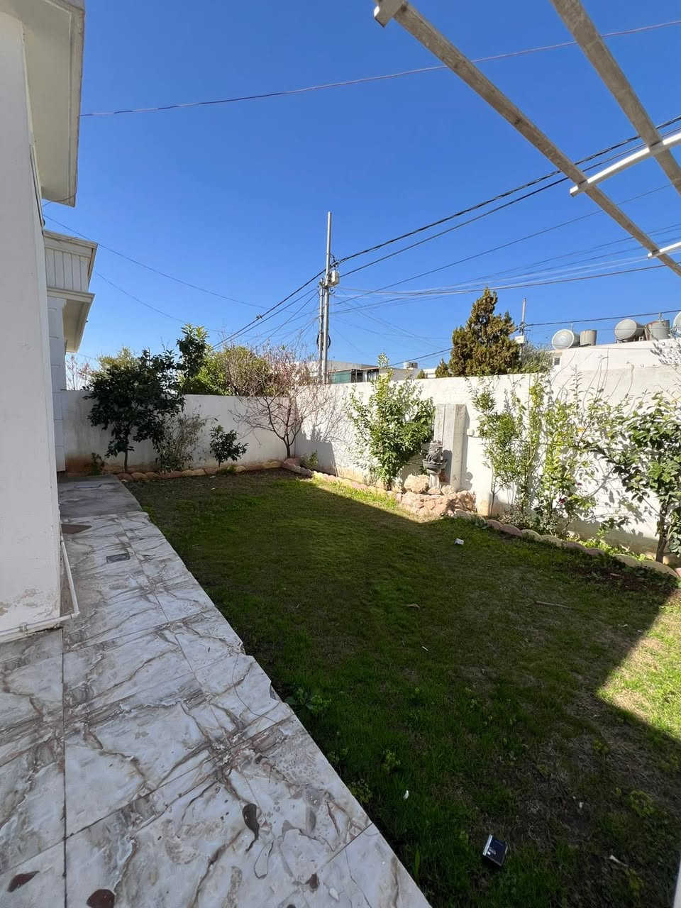 بيت للبيع مجمع اشتي ١ 
٢٥٠متر 
٢غرفتين نوم 
صاله استقبال مطبخ 
سعر جدا مناسب في رابط قناة تلكرام
https://t.me/ahmadmuftah199 👈

للاستفسار عبرة الارقام 
***********
***********
