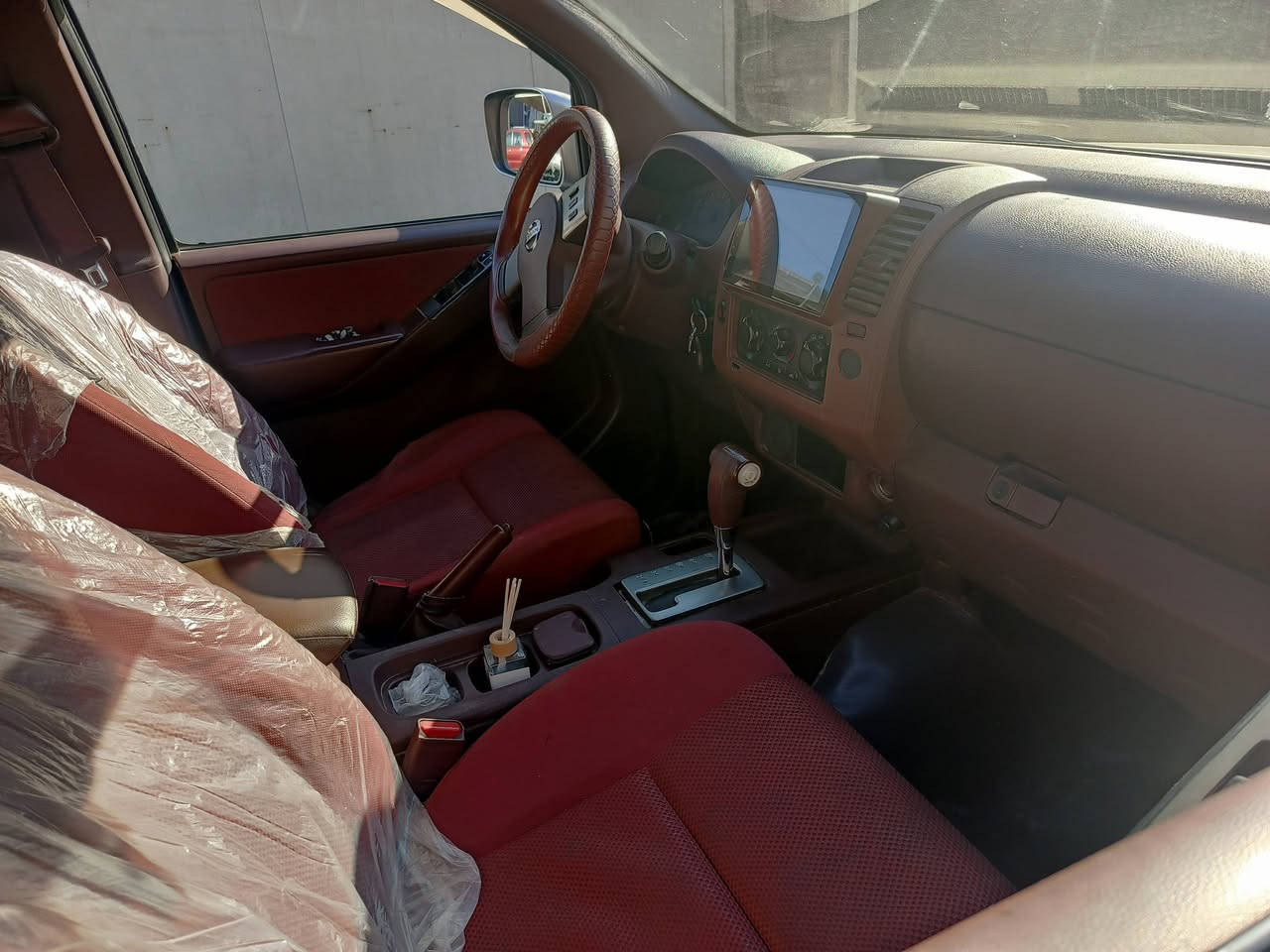 بيكب نيفارا
موديل 2009 مكفوله من الصبغ والضربه بيها بارد بسيط 

مكينه مفتوحه على أيدي كير جديد تبريد جديد صدر جديد 

تخم داير كهربائيات كلها شغاله لايت زنون 

باسمي رقم ديالى الدولي السعر 93ورقه بيها مجال موجوده في بغداد الرصافه ***********
