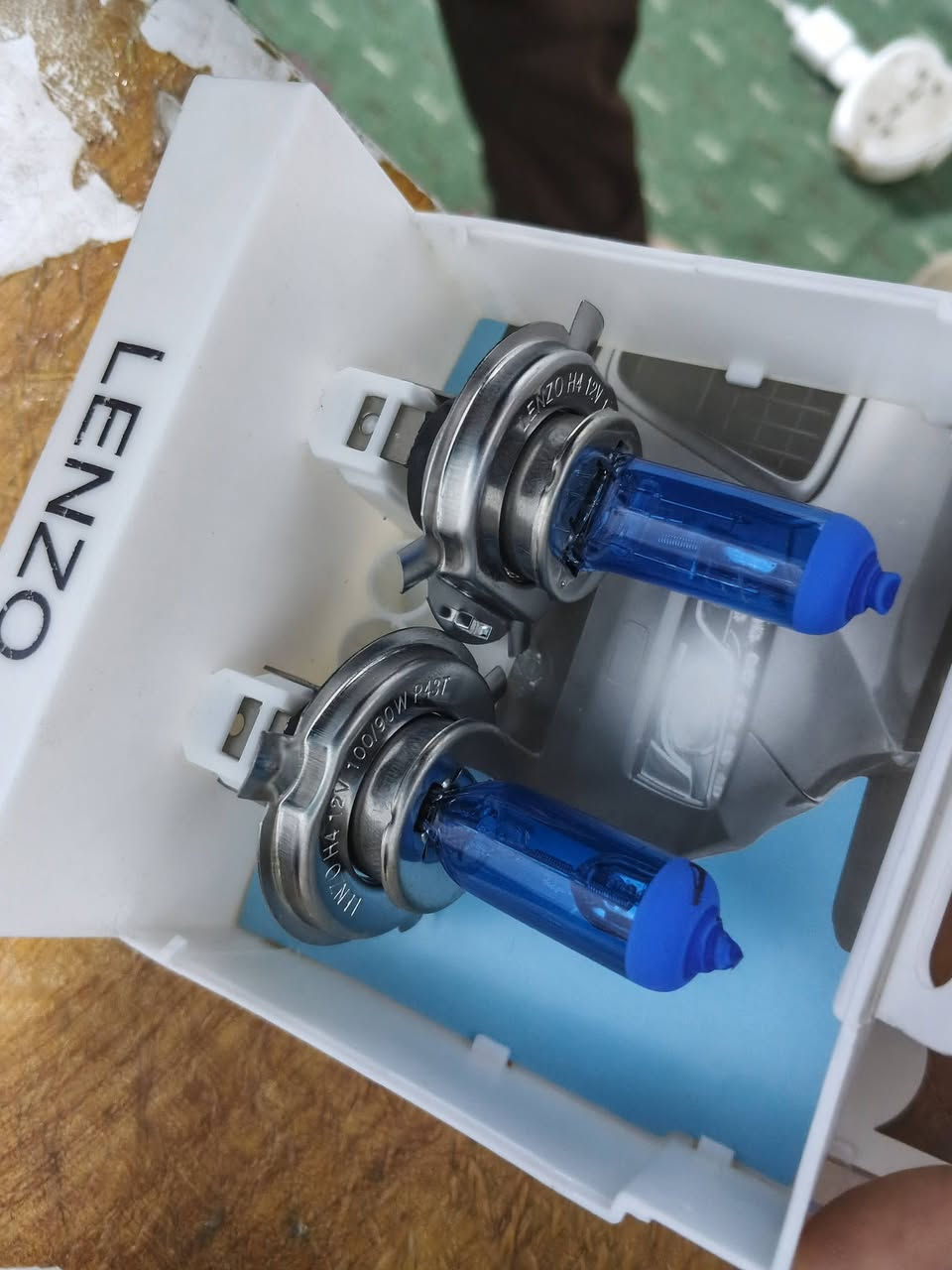 كلوب h4 ضواه ابيض وليس اصفر نفس الزنون  90 واط
سعره 10 الف المكان النجف الاشرف


**إذا كنت صاحب هذا الإعلان وتريد حذفه لأي سبب، رجاءا أرسل رسالة إلى الدعم الفني**