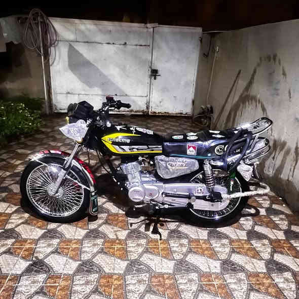 السلام عليكم
دراجة تايكر سولنك ورقة كارتونية دراجة جديدة موديل 2024 دراجة تخبل مال جناي محركهة اذا مفتوح لو ممدودة عليه سبانة اخسرلك الدراجة معدل يخبل دراجة على ايدي مداريها من ناحية الدهن والبانزين عطلات ماكو الله شاهد ورسولة من جبتها لليوم ما وصلت مصلح محرك جديد جمبزة بسيطة ما بيها اي نقص كاملة صوتهة حلو لايت امامي قوي كلش عالي ناصي بيها نشرات بل ماصدة ويم المحرك وعلامة السولنك الامامية ب اختصار دراجة كاملة مكملة سعر 725 وبيها مجال للشراية 
مكاني ديالى بعقوبة السايدين بل قرب من المدرسة الصينية لل اتصال ***********
