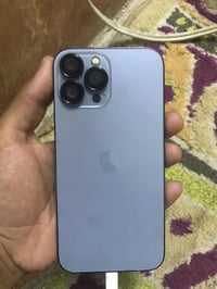 ١٣ برو ماكس ٢٥٦ مستبدل شاشة وبطارية بس شاشته مو كلش قوية وفيس ايدي واك...