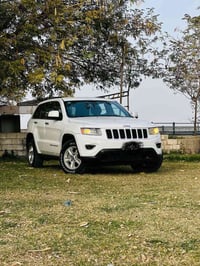 جيب لاريدو 2016 بغداد بااسمي فول مواصفات عدا الفتحه السونار مرفق بالمن...