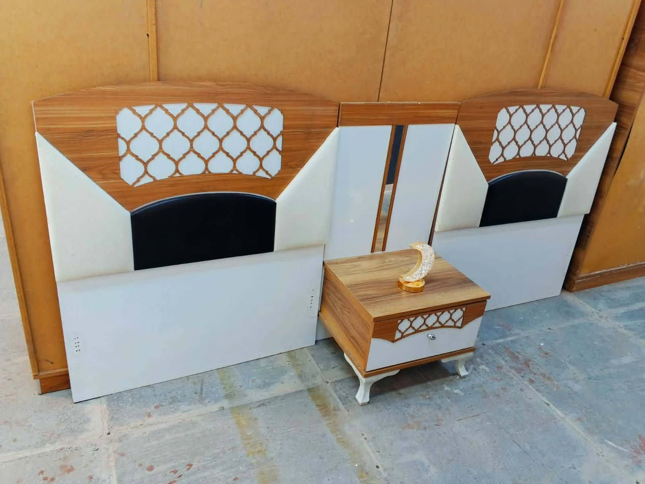 غرفة نوم  شبابيه🇹🇷
 نضافة 90 ٪💯فول نضافه
عدد القطع / 5
نضام / سلايت💢
سعرها 400/425 قفل💸
شد ونقل داخل بغداد مجاني🚛
يوجود توصيل محافضات 🚛 حجز واتساب فقط ***********
