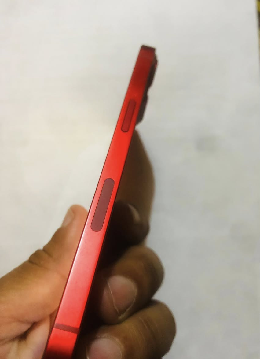 السلام عليكم 
١٣عادي ذاكره ١٢٨ بطاريته ٩٣ الجهاز يرادله برمجه ابيعه ع وضعه وبي نقه بالشاشة سعره ٢٠٠
مكاني كربلاء 
***********
