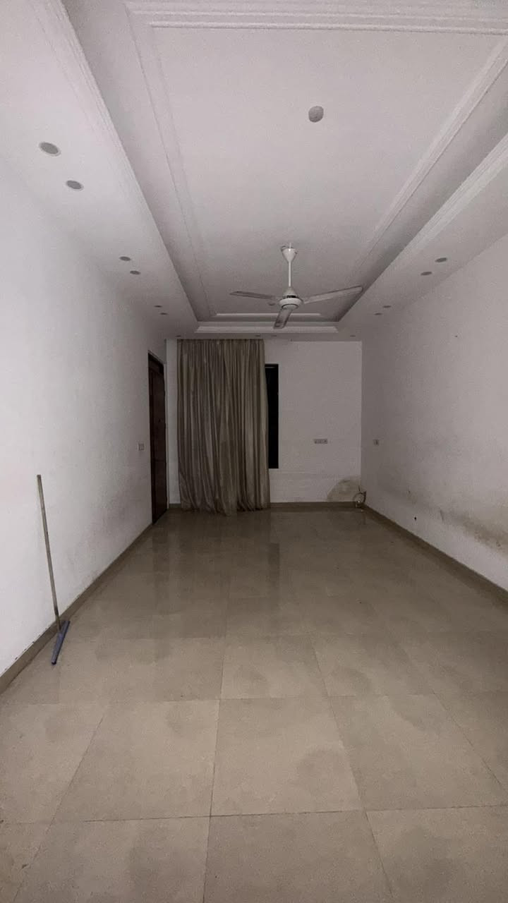 دار #اللأيــــجــــار مـــع #الـــكــــاونتـــر وســبـــلت 

 فـــي حـــي الــقــضاه شــارع 80 كـــربلاء رابـع دار عــــن الـــشـــارع 

________________
المساحـــــــة // 150م 

الواجهـــــــــة // 7.5م. #طـــابـــو #مــــلك #صــــرف 

الــــــنــــــــزال // 20م 

بــــنــــاء #الدار 

غـــــرفــــه نـــــوم وصــــالــه وهـــــول ومـــطبـــخ ومــجــمع صـحــيــات وكــــراج ســـيــاره 
_______________
___________________
للأستفســـــــار عــــــن السعــــــــر يرجـــــــىٰ تـــــــرگ تعليـــــق (السعـــــــــر) #وسيتــــــم #الـــــرد 
__________________    

#مكتـــــــــب
                🏘️أمــــــــلاك بابــــــــل للعقـــــــار🏘️
#الكــــــــائن

☎️ *********** واتساب☎️‏‪0782 220 3665‬‏ واتساب
    شارع_الكرامة_قرب_الضريبة_مقابل_التخطيط_العمراني
        
_____________________________________________
