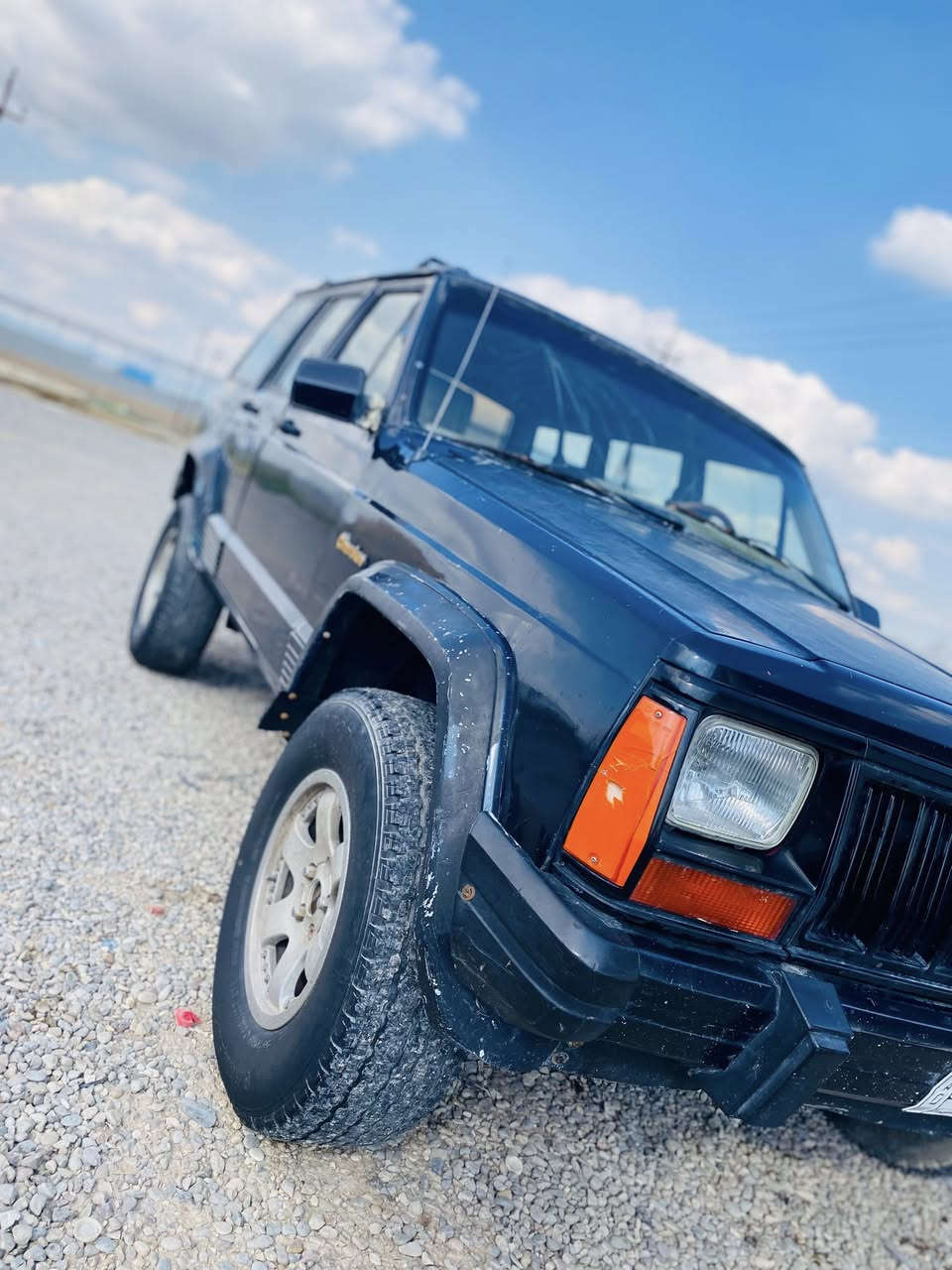 جيب شيروكي1991
***********
