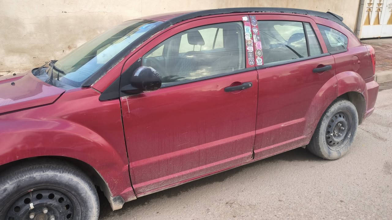 السلام عليكم دوج كاليبر موديل 2007 رقم بغداد سنويه مجدده ل 28 محرك اليوم صار بيه خلل شنو ما نعرف كاض ما يفتر السياره بمحافظة ميسان السعر 50$ وبيهه مجال تجي وتشوف السياره وبالخدمه للاستفسار *********** 
ملاحظه إني مكلف بالنشر السياره مال صديقي
