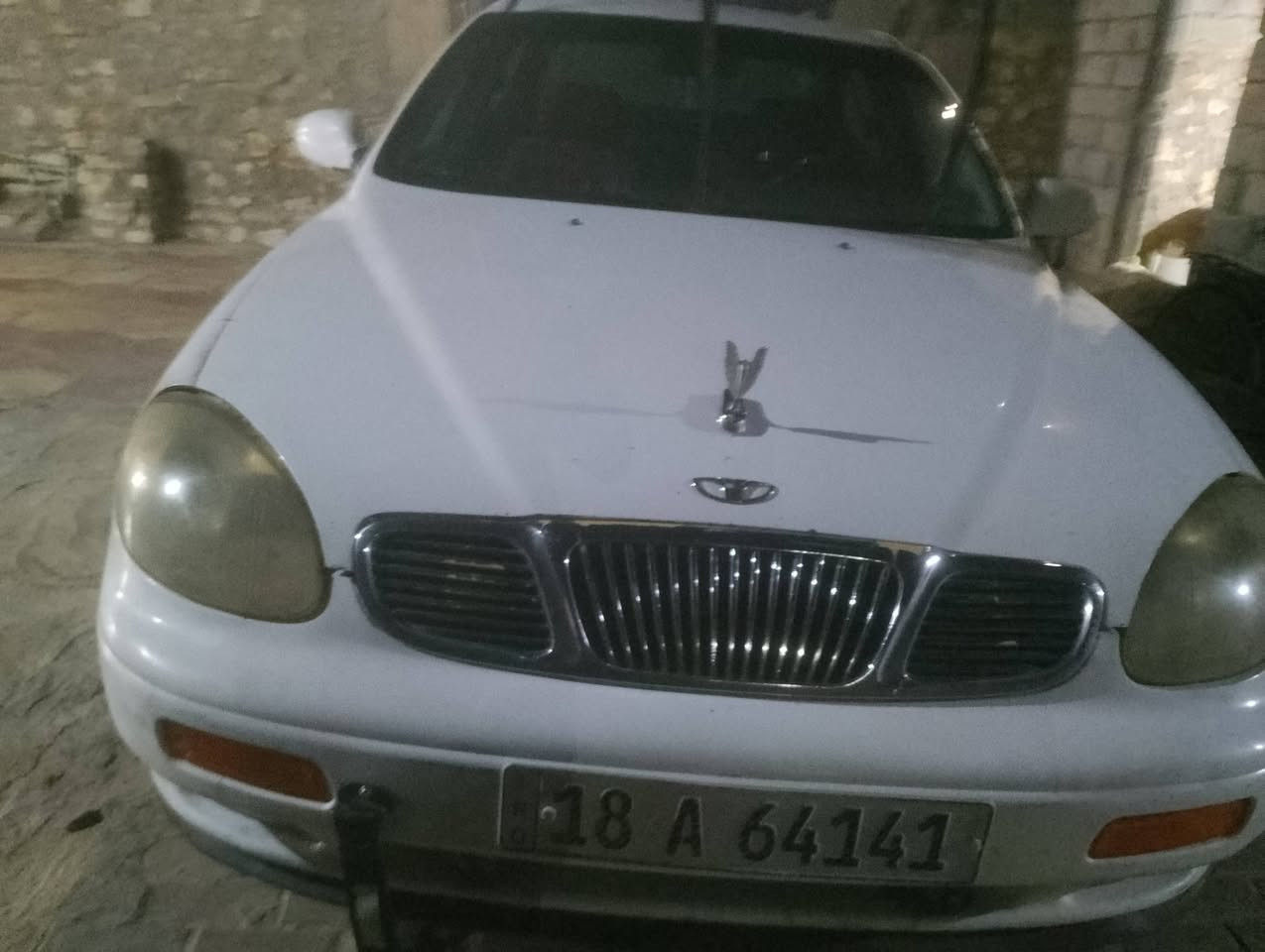 سلام عليكم ورحمه الله وبركاته  دايو لكنزه موديل 2002 سيارة حلوه كلش سياره نضيفه وكشرة حلو كلش مكان الرميثه  ***********
