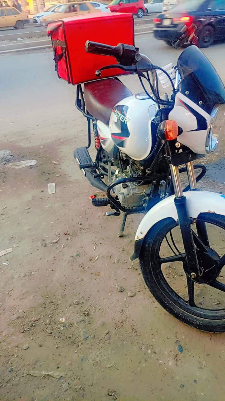 سلام عليكم دراجة بوكسر كلاسيك عارضه البيع موديل 2023طالعة بل2025دراجة جديدة مال رمبة
السعر واحد أو ثمنمية ملاحظة دراجة أصولي بيهة كمرك ماصارلي خمست شهر من منزلهة الرقم***********
