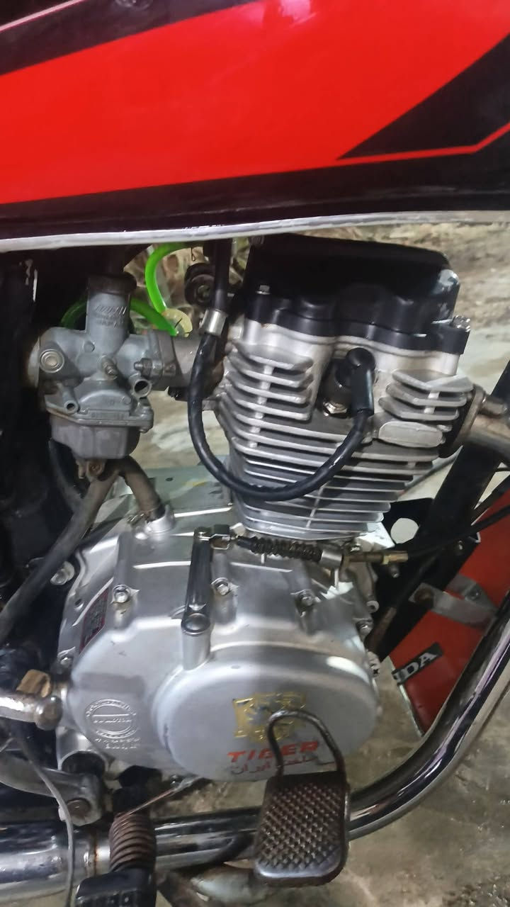 السلام عليكم تايكر ٢١ أوراق سكنر بيها بس شفت لهندر ولويل لوره شويه يروط الباقي كله شغال مكاني صدر الدغارة  رقمي, ***********
