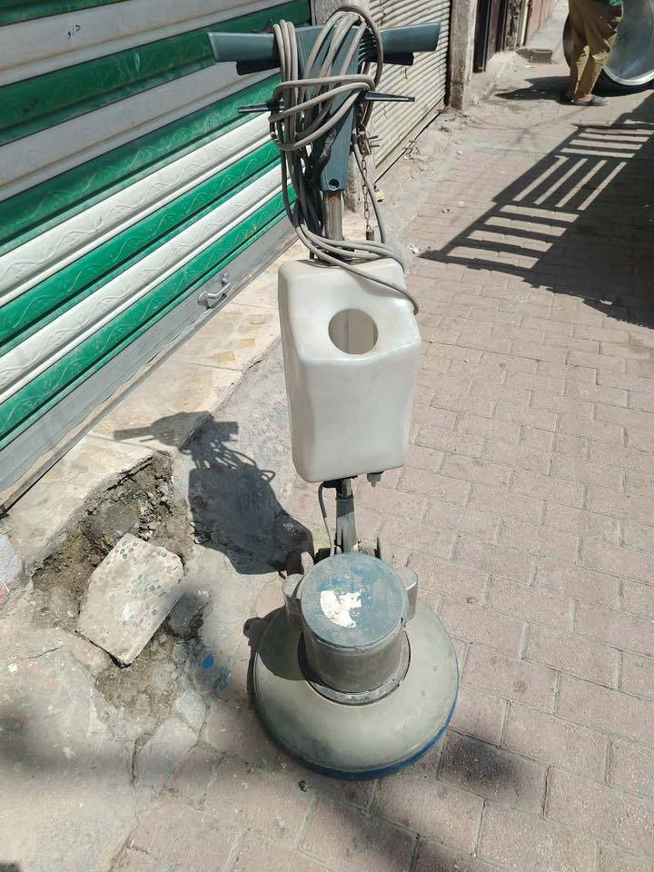 السلام عليكم جلايه مال غسل زوالي للبيع بسبب الوعود الكاذبه استعمال شخصي نضيفه العنوان بغداد مدينه الصدر مكلف بل نشر ***********
