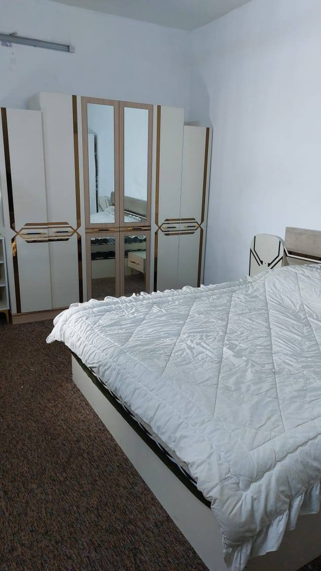 غرفه اقتصادية مستعملة للبيع استخدام اربع اشهر فقط الله شاهد نظيفة جداََ شخط ما بيها مكاني بغداد حي الجهاد سعرها 450 الف للاستفسار الاتصال فقط على هذا الرقم ***********
