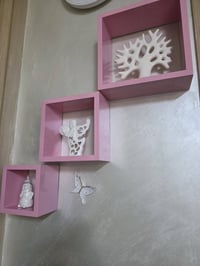 رف ثلاثي • خشبي • وردي