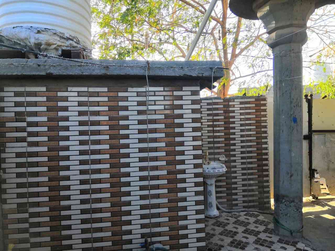 بيت للبيع 200متر المسيب  على طريق ابو جاسم قرب شارع حله بغداد قريب عن شارع   غرف نوم 2 ستقبال وصاله ومطبخ وصحيات وكراج سياره وحديقه ، السعر 65مليون وبي مجال عنوان  مكتب  السعدي للعقار  بابل المسيب على طريق ابو جاسم قرب حي النوار ***********
